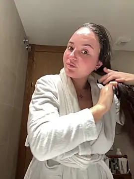 Snapshot of Orgasmille chatting on 02/21/25, 09:00 Orgasmille online show from 02/21/25, 09:00