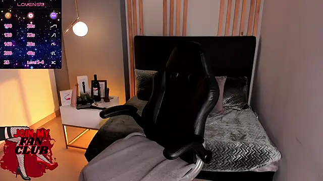 Snapshot of Dafne_00 chatting on 11/16/25, 01:05 Dafne 00 online show from 11/16/25, 01:05