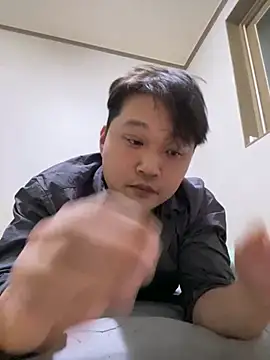 offwhite777 online show from 02/24/25, 11:21