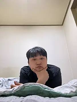 offwhite777 online show from 01/31/25, 01:56