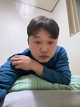 offwhite777 online show from 02/21/25, 11:22