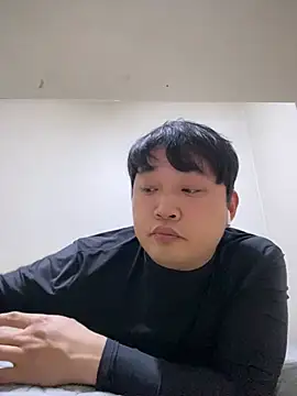 offwhite777 online show from 02/04/25, 08:46