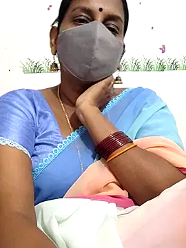 Snapshot of Tamil_Meera12 chatting on 07/04/26, 08:10 Tamil Meera12 online show from 07/04/26, 08:10