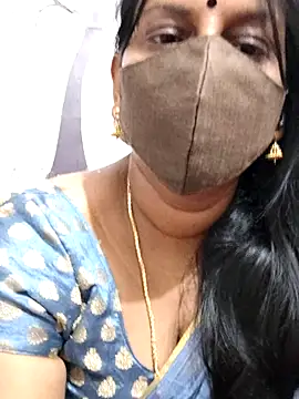 Snapshot of Tamil_Meera12 chatting on 06/18/26, 11:26 Tamil Meera12 online show from 06/18/26, 11:26