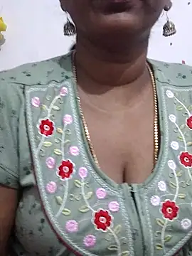 Snapshot of Tamil_Meera12 chatting on 07/11/26, 03:40 Tamil Meera12 online show from 07/11/26, 03:40