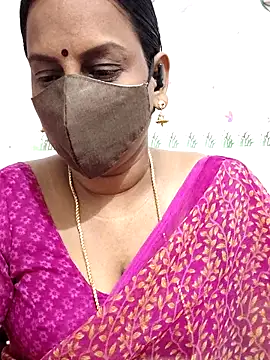 Snapshot of Tamil_Meera12 chatting on 06/19/26, 05:30 Tamil Meera12 online show from 06/19/26, 05:30