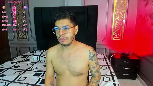 Snapshot of angel_fetish_ chatting on 03/18/25, 04:51 angel fetish online show from 03/18/25, 04:51