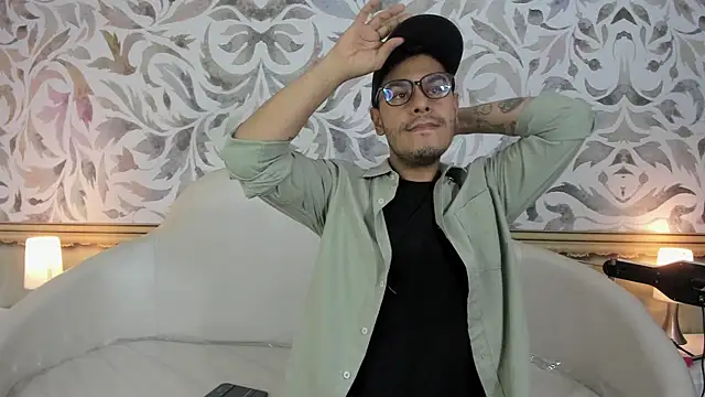 Snapshot of angel_fetish_ chatting on 03/12/25, 07:58 angel fetish online show from 03/12/25, 07:58