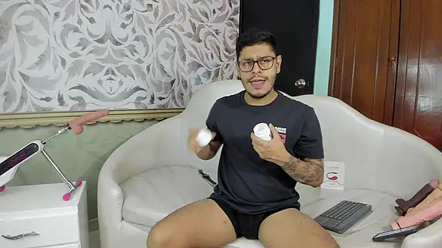 Snapshot of angel_fetish_ chatting on 03/20/25, 03:45 angel fetish online show from 03/20/25, 03:45