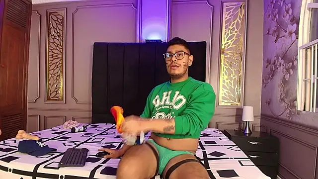 Snapshot of angel_fetish_ chatting on 02/28/25, 04:54 angel fetish online show from 02/28/25, 04:54