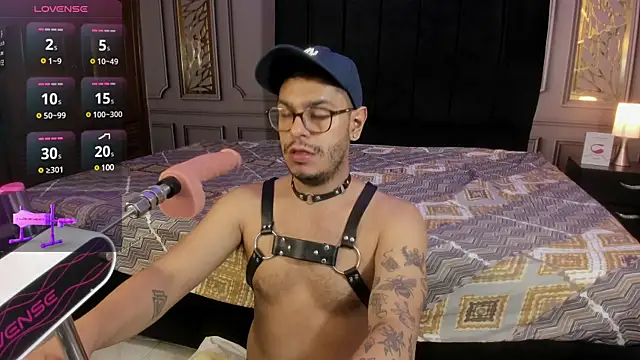 Snapshot of angel_fetish_ chatting on 03/05/25, 10:33 angel fetish online show from 03/05/25, 10:33