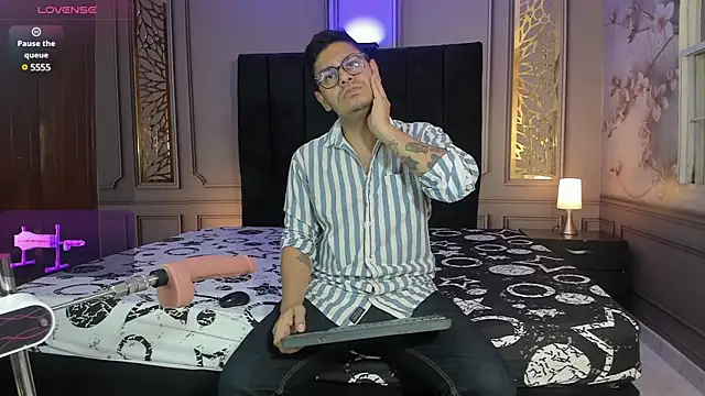 Snapshot of angel_fetish_ chatting on 02/19/25, 01:29 angel fetish online show from 02/19/25, 01:29