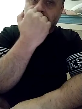 Snapshot of NAvoglia chatting on 10/02/25, 09:45 NAvoglia online show from 10/02/25, 09:45