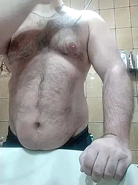 Snapshot of NAvoglia chatting on 10/06/25, 12:28 NAvoglia online show from 10/06/25, 12:28