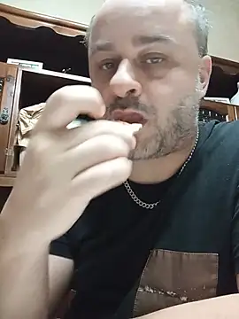 Snapshot of NAvoglia chatting on 06/25/26, 10:26 NAvoglia online show from 06/25/26, 10:26