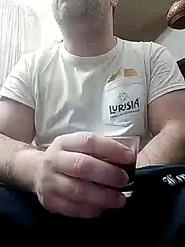 Snapshot of NAvoglia chatting on 02/21/25, 09:11 NAvoglia online show from 02/21/25, 09:11