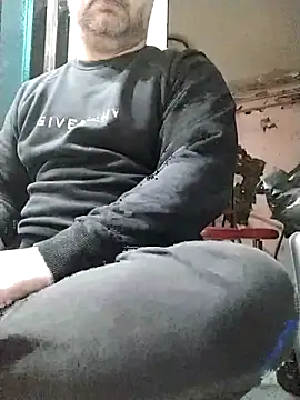 Snapshot of NAvoglia chatting on 03/02/25, 04:58 NAvoglia online show from 03/02/25, 04:58