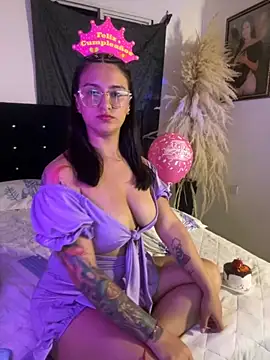 Emma Giraldo online show from 09/30/25, 12:05