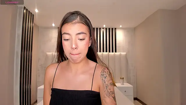 IsabellaKroft online show from 03/19/25, 07:06