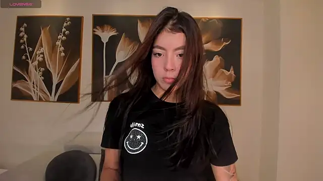 IsabellaKroft online show from 02/24/25, 06:47