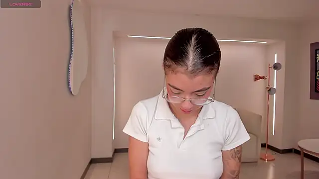 IsabellaKroft online show from 10/05/25, 11:39