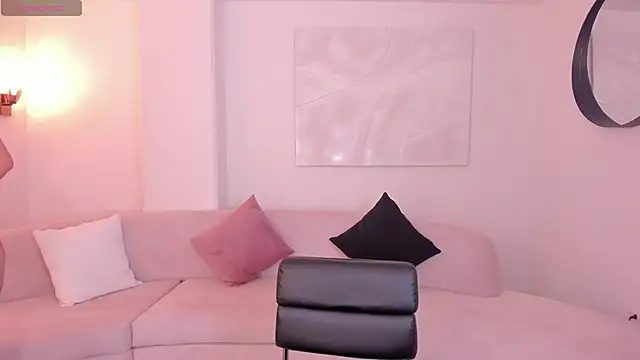 IsabellaKroft online show from 02/19/25, 06:54