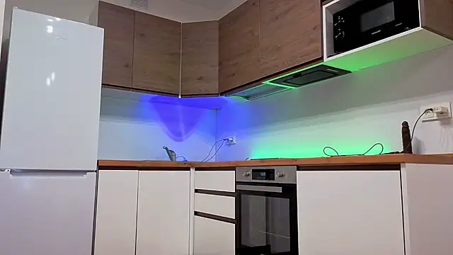 Enjoy everymoment  online show from 04/08/26, 03:57