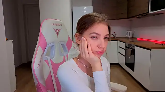 Enjoy everymoment  online show from 03/18/26, 04:52