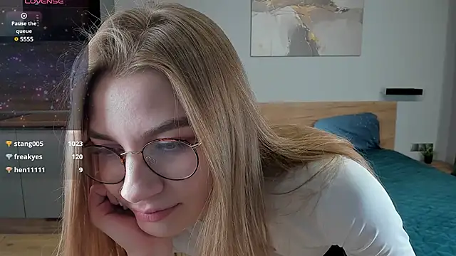 Snapshot of Enjoy_everymoment_ chatting on 03/11/25, 12:00 Enjoy everymoment online show from 03/11/25, 12:00