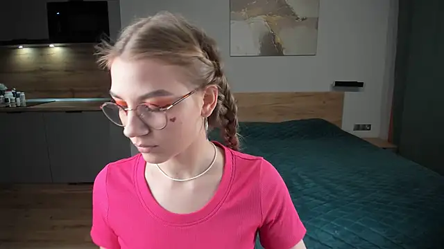 Snapshot of Enjoy_everymoment_ chatting on 02/14/25, 07:44 Enjoy everymoment online show from 02/14/25, 07:44