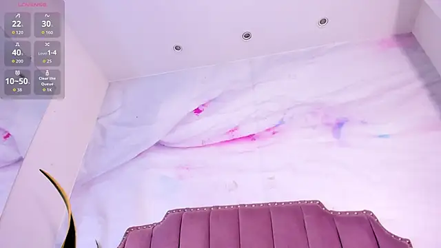 Lia Guzman online show from 12/19/25, 03:10