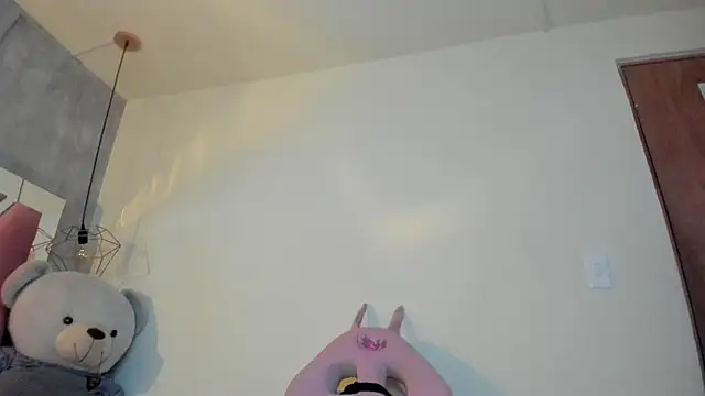 Snapshot of Raichell_ chatting on 03/05/25, 10:33 Raichell online show from 03/05/25, 10:33