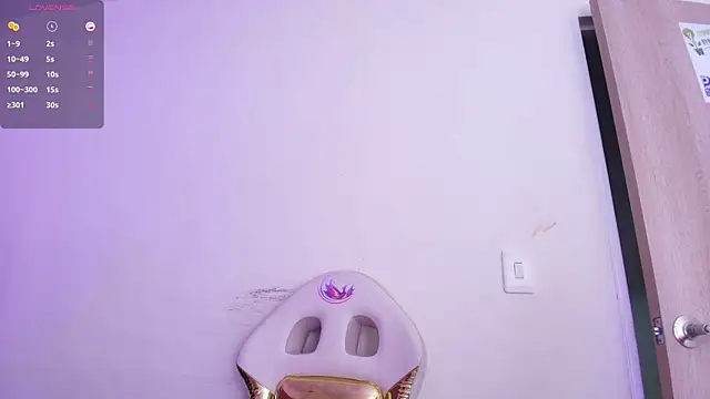 Snapshot of Raichell_ chatting on 10/26/25, 04:24 Raichell online show from 10/26/25, 04:24