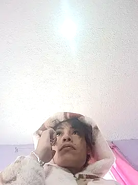 Snapshot of Raichell_ chatting on 10/16/25, 02:14 Raichell online show from 10/16/25, 02:14