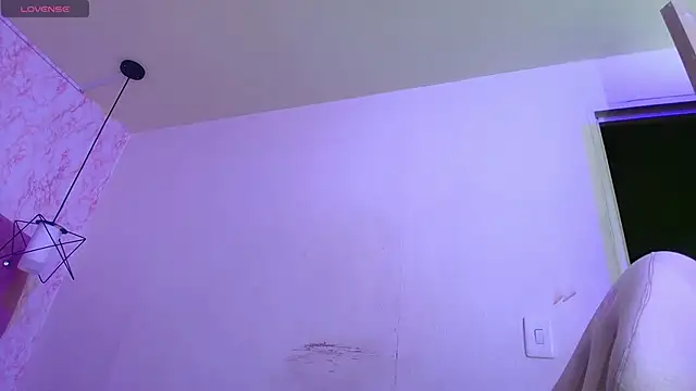 Snapshot of Raichell_ chatting on 10/08/25, 03:30 Raichell online show from 10/08/25, 03:30