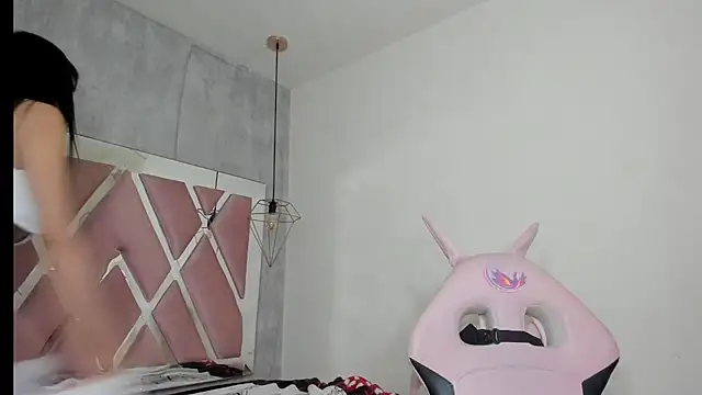 Snapshot of Raichell_ chatting on 03/21/25, 04:06 Raichell online show from 03/21/25, 04:06