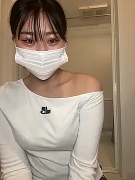 Rara  oo online show from 02/28/25, 07:15