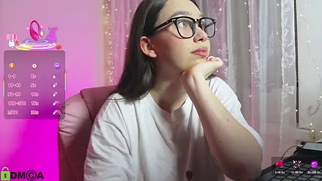 Snapshot of Arianahot777 chatting on 10/10/25, 08:31 Arianahot777 online show from 10/10/25, 08:31