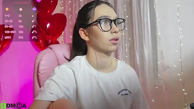 Snapshot of Arianahot777 chatting on 02/18/25, 07:19 Arianahot777 online show from 02/18/25, 07:19