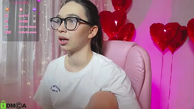 Snapshot of Arianahot777 chatting on 02/18/25, 10:25 Arianahot777 online show from 02/18/25, 10:25