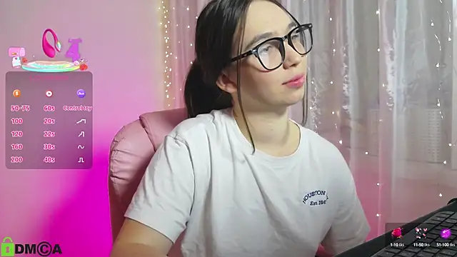 Snapshot of Arianahot777 chatting on 10/13/25, 09:27 Arianahot777 online show from 10/13/25, 09:27