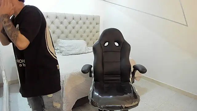 JhoanLeandro online show from 10/11/25, 06:25