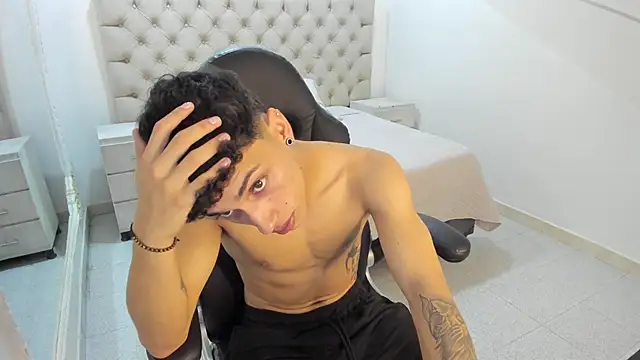 JhoanLeandro online show from 11/08/25, 05:22