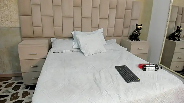 JhoanLeandro online show from 10/13/25, 10:10