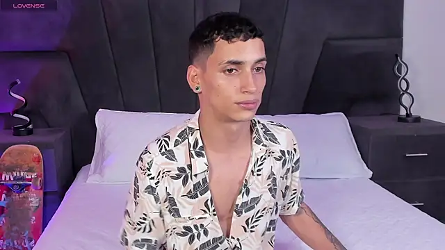 JhoanLeandro online show from 03/21/25, 04:28