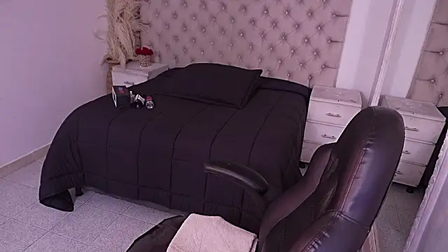 JhoanLeandro online show from 03/25/26, 06:13