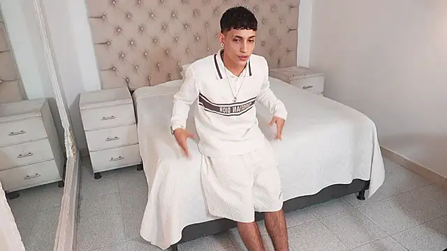 JhoanLeandro online show from 02/07/26, 03:25