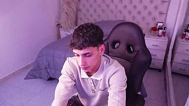 JhoanLeandro online show from 04/14/26, 06:07