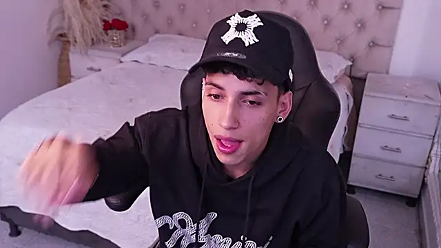 JhoanLeandro online show from 03/24/26, 06:13