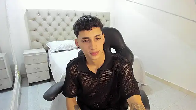 JhoanLeandro online show from 11/14/25, 05:33